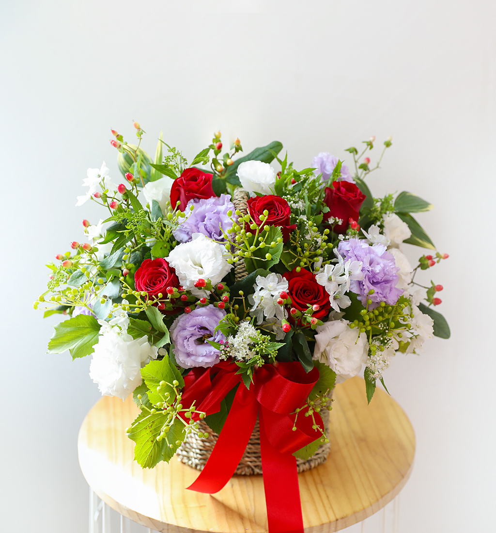 오늘 생일 맞으신 분에게 진심 어린 축하와 사랑을 전해보세요.