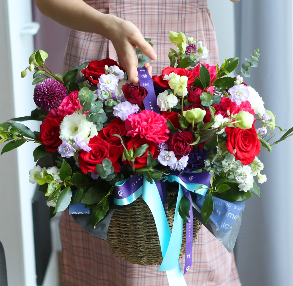 전국으로 꽃 보내세요 - 풍성한 레드 꽃바구니