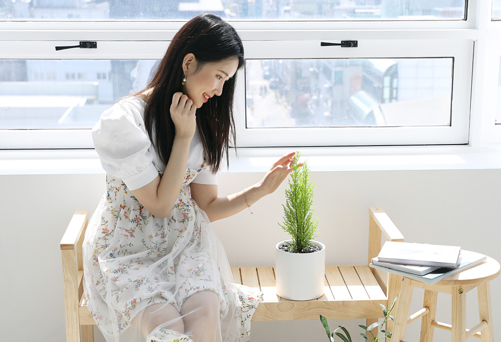 율마의 꽃말은 '성실함'과 '침착함'이에요.
율마의 은은한 허브향이 마음을 안정시켜주니 너무 잘어울리는 꽃말이지요?