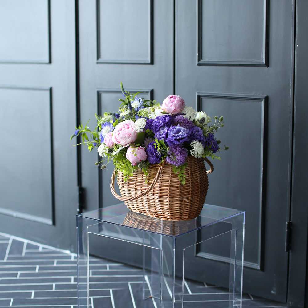 Stunning Flower Ideas -Elegance basket