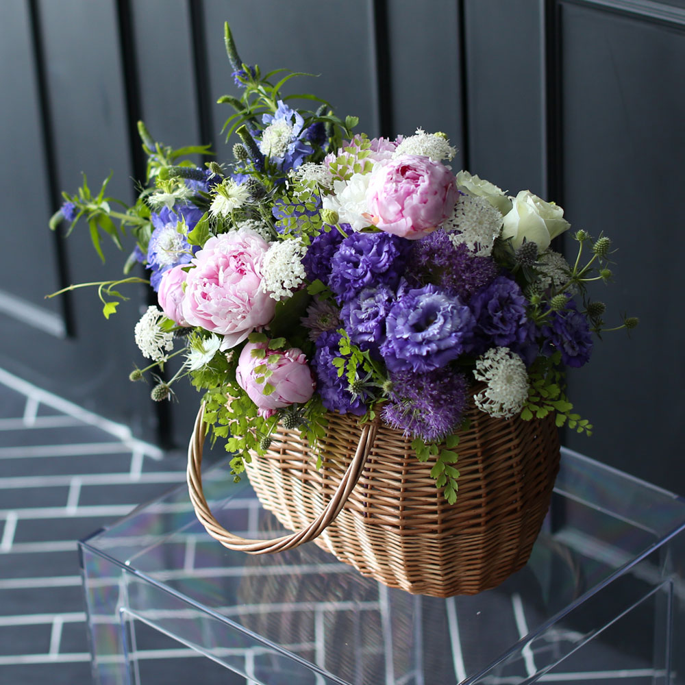 Stunning Flower Ideas -Elegance basket