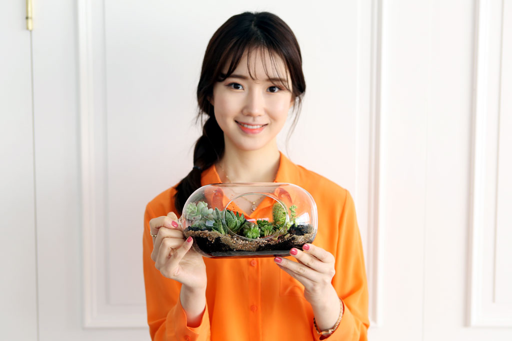 귀여운 우주선 모양의 테라리움으로
플랜테리어로도 추천드립니다.