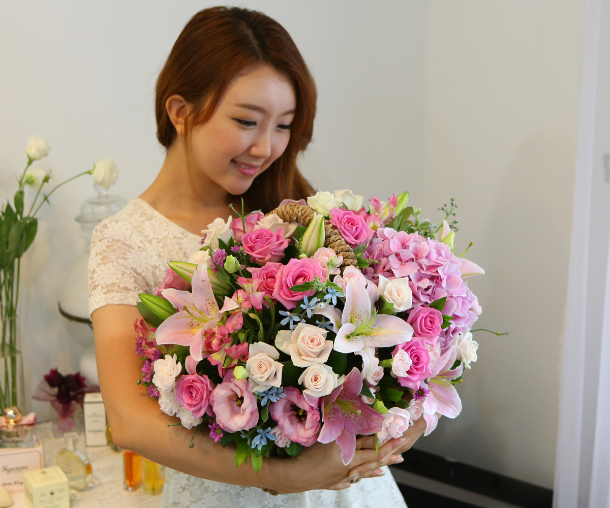 누구의 결혼기념일을 축하하나요?
