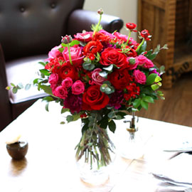 [전국배송/ fourseasons flower /계절꽃사용] Spring red bouquet 꽃배달