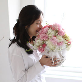 Invaluable white day - 아무 걱정하지 말아요 (바구니 품절로로 다른 바구니로 대체됩니다) 꽃배달