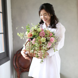 Invaluable white day - Have a good day 꽃배달