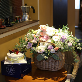 [서울/수도권배송]Flowers & Cake - Happy Birthday to you(계절소재변경) 꽃배달