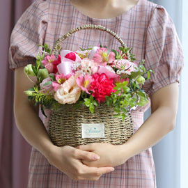전국으로 꽃 보내세요 - 귀여운 핑크 꽃바구니 꽃배달