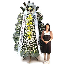 근조3단화환(노랑나리포인트) 꽃배달